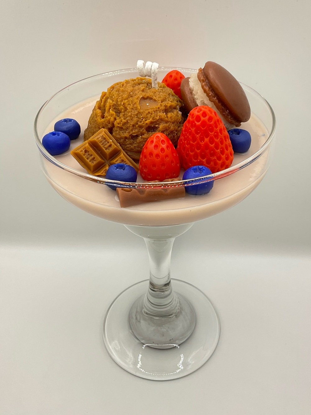 🕯️🍓Strawberry Açaí Dessert Style Candle
